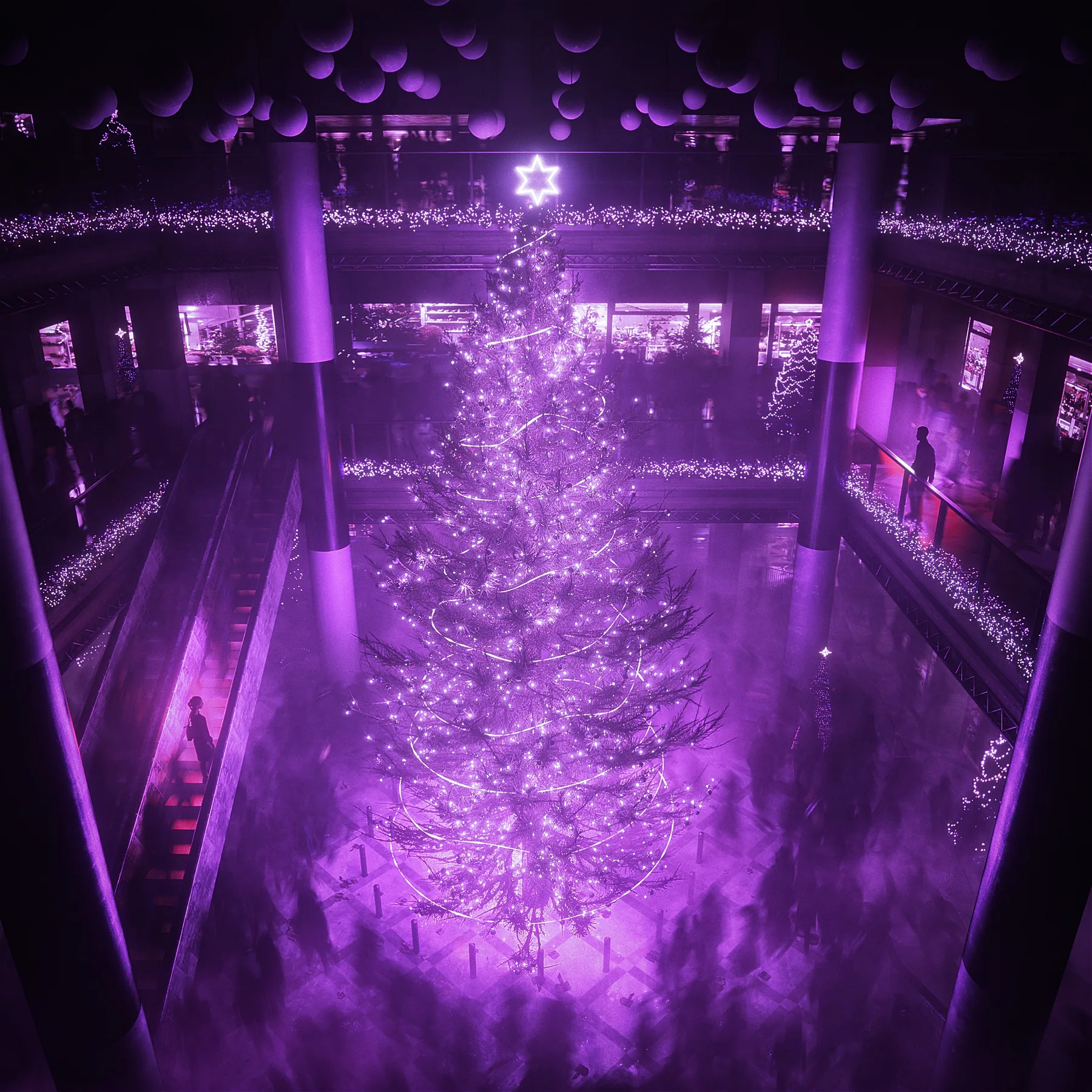 The Mall, CG artwork by Retric Dreams. One night, between the masses.